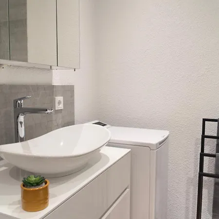 Aryve Design-boutique Am Markt Von Im Thueringer Wald - Design-interieur, Netflix, Wlan Apartment