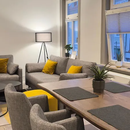 Aryve Design-boutique Am Markt Von Im Thueringer Wald - Design-interieur, Netflix, Wlan Lejlighed