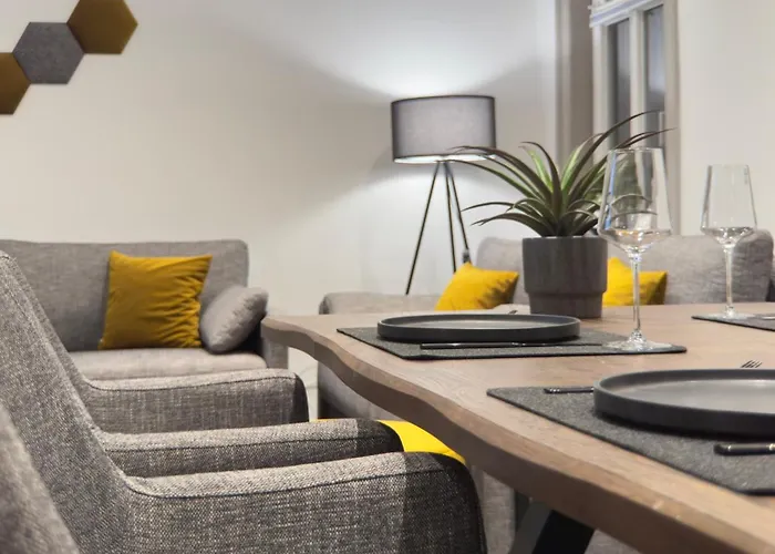 Aryve Design-boutique Am Markt Von Im Thueringer Wald - Design-interieur, Netflix, Wlan Lejlighed *